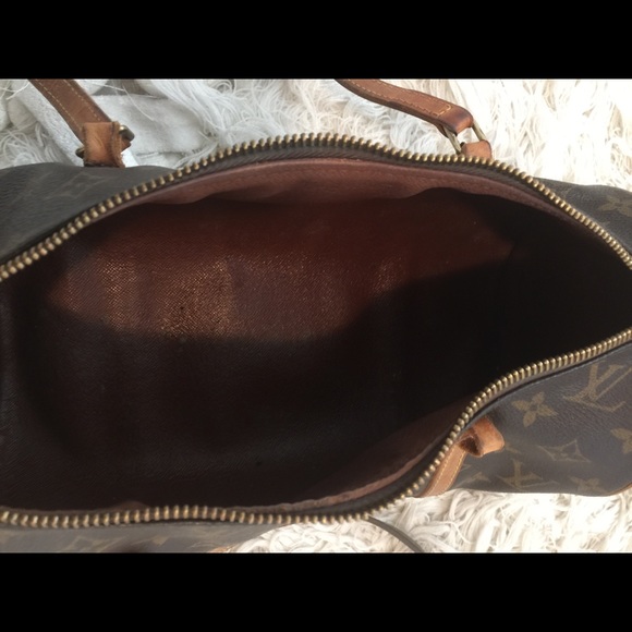 Authentic Louis Vuitton Papillon - Picture 2 of 4